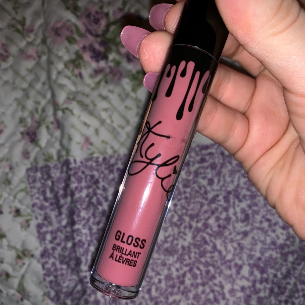 Kylie Cosmetic Poise K Gloss.